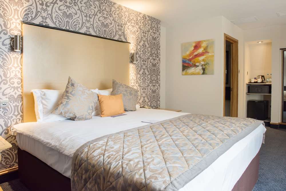 Danubius Hotel Regents Park | 18 Lodge Rd, London NW8 7JT, UK | Phone: 020 7722 7722