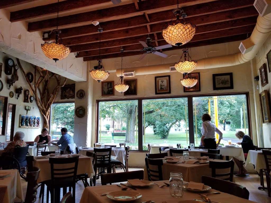 Antique Table Restaurant | 19 Crest Ave, Winthrop, MA 02152, USA | Phone: (617) 207-9054