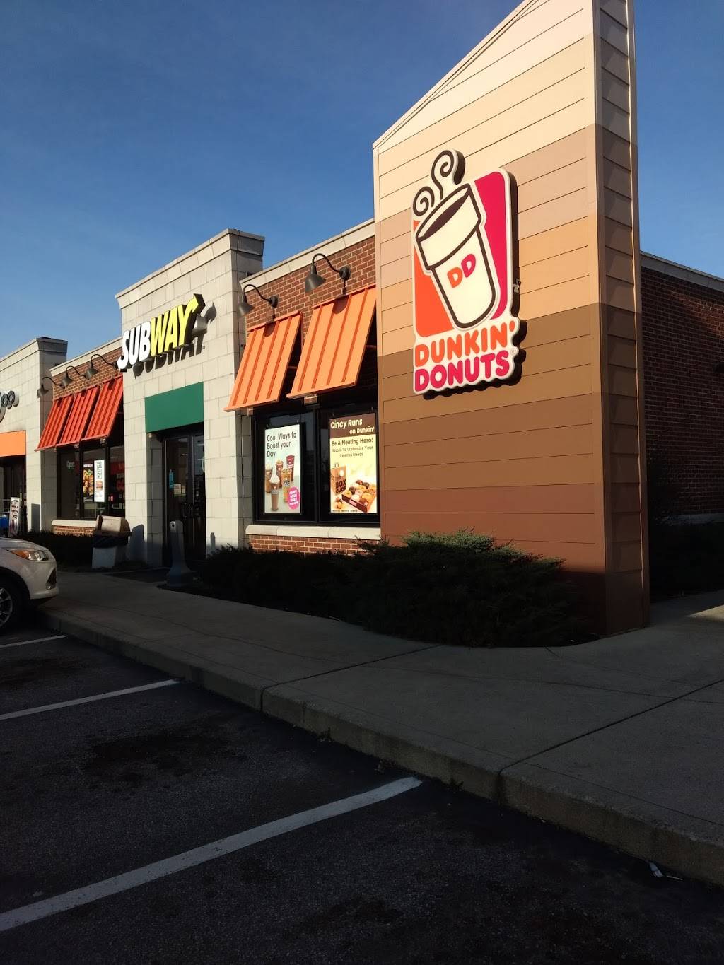 Dunkin | 8051 Montgomery Rd, Cincinnati, OH 45236, USA | Phone: (513) 745-0839