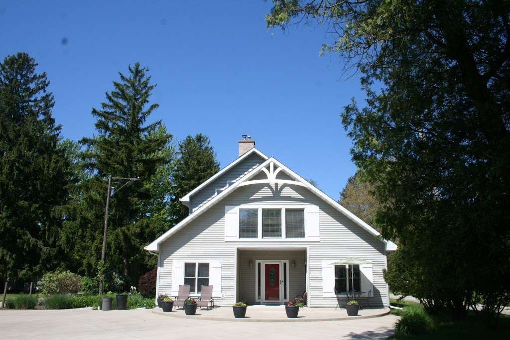 Swiss Suite Bed and Breakfast | 2375 Sycamore Path, St Joseph, MI 49085 | Phone: (773) 314-3053