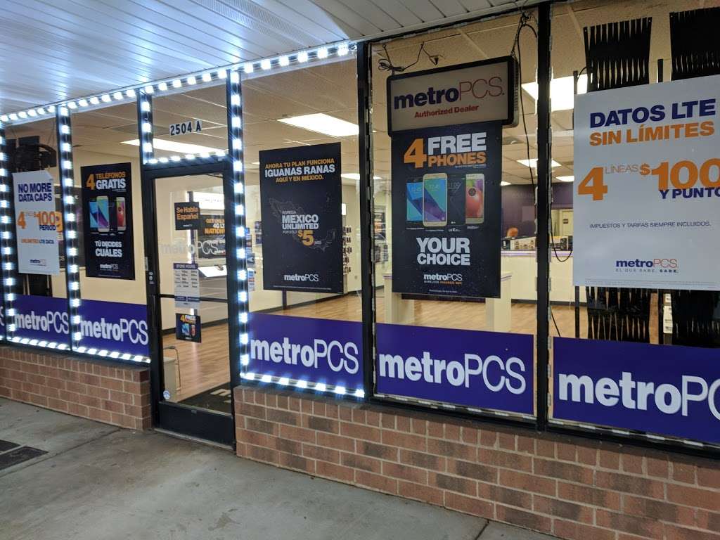 Metro by T-Mobile | 2504 Little Rock Rd, Charlotte, NC 28214, USA | Phone: (980) 819-5638