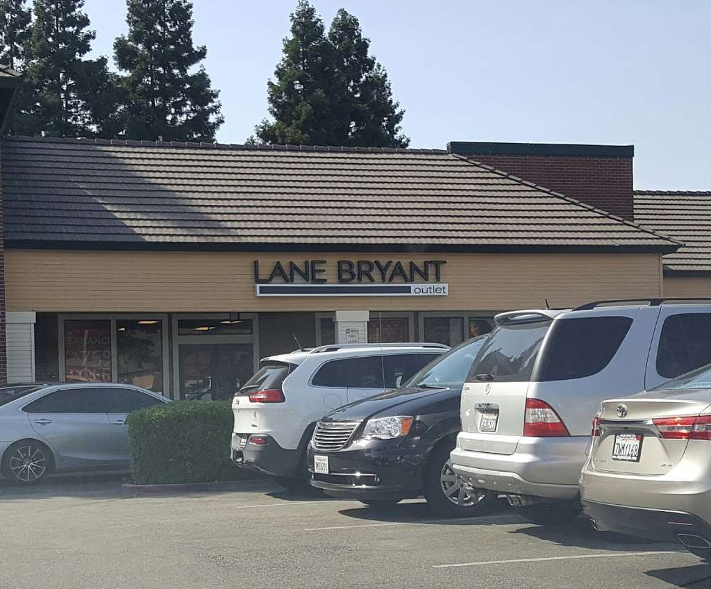 Lane Bryant Outlet | 252 Nut Tree Rd #252, Vacaville, CA 95687, USA | Phone: (707) 301-4397