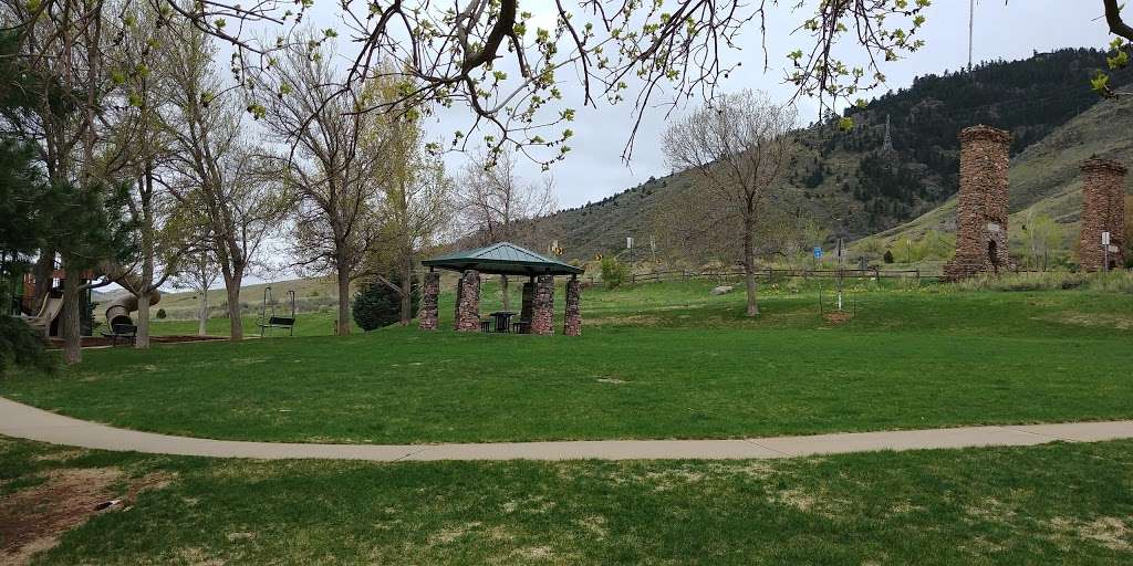 Beverly Heights Park | 2151 Lookout Mountain Rd, Golden, CO 80401, USA | Phone: (303) 384-8000