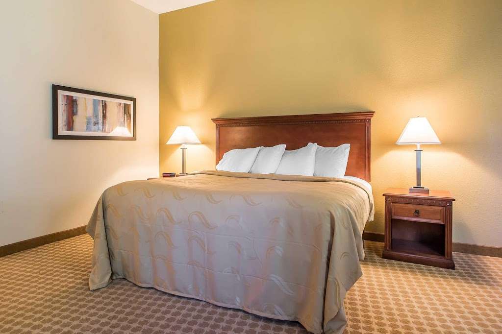 Quality Inn & Suites | 2921 OLeary Ln, East Troy, WI 53120 | Phone: (262) 642-2100