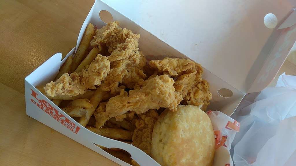 Popeyes Louisiana Kitchen | 2082 Rockaway Pkwy, Brooklyn, NY 11236, USA | Phone: (347) 702-8092