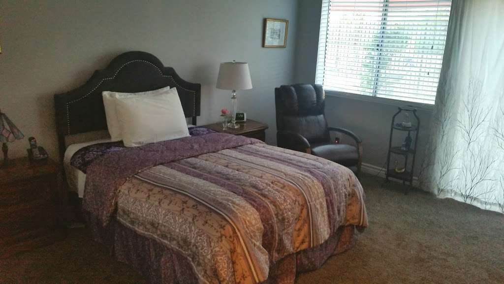 Golden Girls Residential Senior Care Home | 39672 Avenida Miguel Oeste, Murrieta, CA 92563, USA | Phone: (951) 415-7990