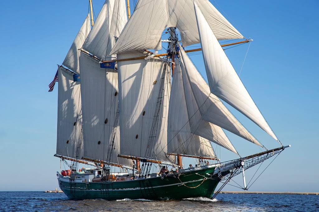 S/V Denis Sullivan | 500 N Harbor Dr, Milwaukee, WI 53202, USA | Phone: (414) 765-8625