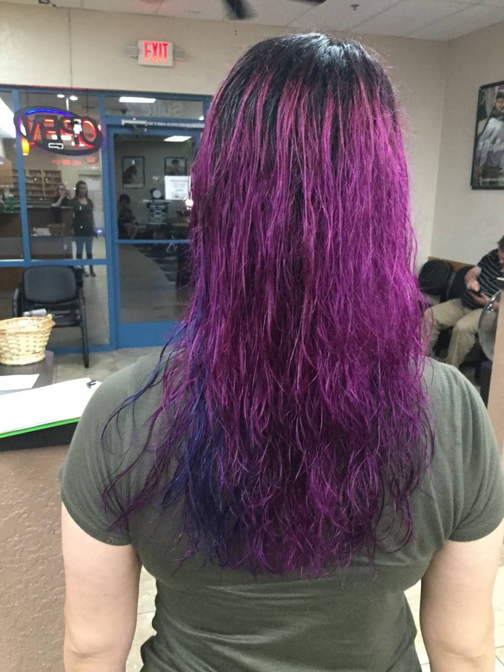 Fantastic Sams Cut & Color | 1020 E Ray Rd #2, Chandler, AZ 85225, USA | Phone: (480) 899-0314