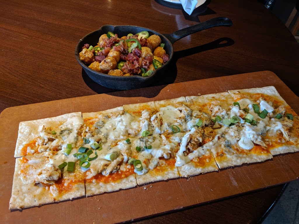 Bar Louie - Belmar | 7111 W Alaska Dr, Lakewood, CO 80226, USA | Phone: (720) 677-6500