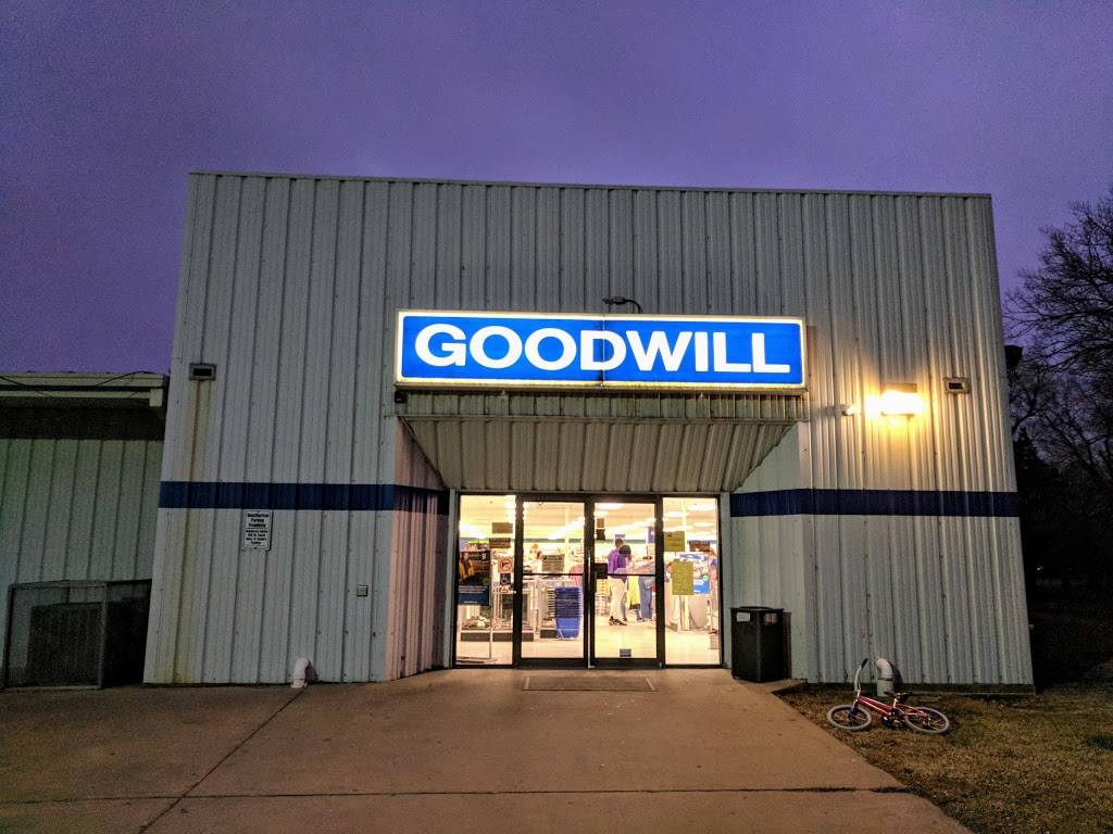 Goodwill Industries of Kansas & shopgoodwill.com pick-up | 3636 N Oliver Ave, Wichita, KS 67220, USA | Phone: (316) 744-3822