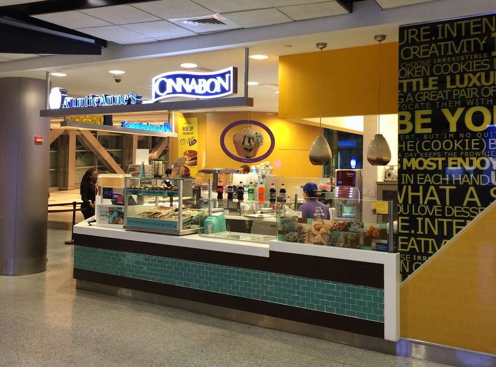 Auntie Annes Pretzels | 3950 N Terminal Rd, Houston, TX 77032 | Phone: (281) 209-1600