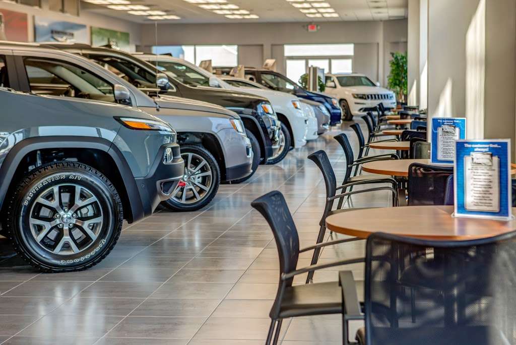 Garden City Jeep Chrysler Dodge Ram SRT | 283 N Franklin St, Hempstead, NY 11550, USA | Phone: (516) 336-4712