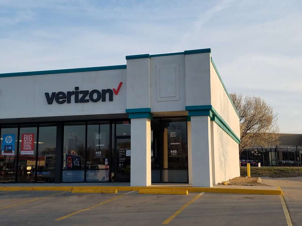 Verizon Authorized Retailer – Russell Cellular | 313 Angela St, Paola, KS 66071, USA | Phone: (913) 594-8634