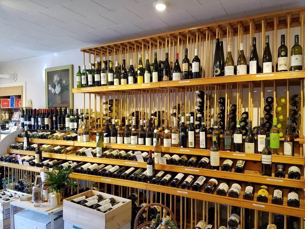 Snug Harbor Wine | 459 Washington St, Duxbury, MA 02331, USA | Phone: (781) 934-2033