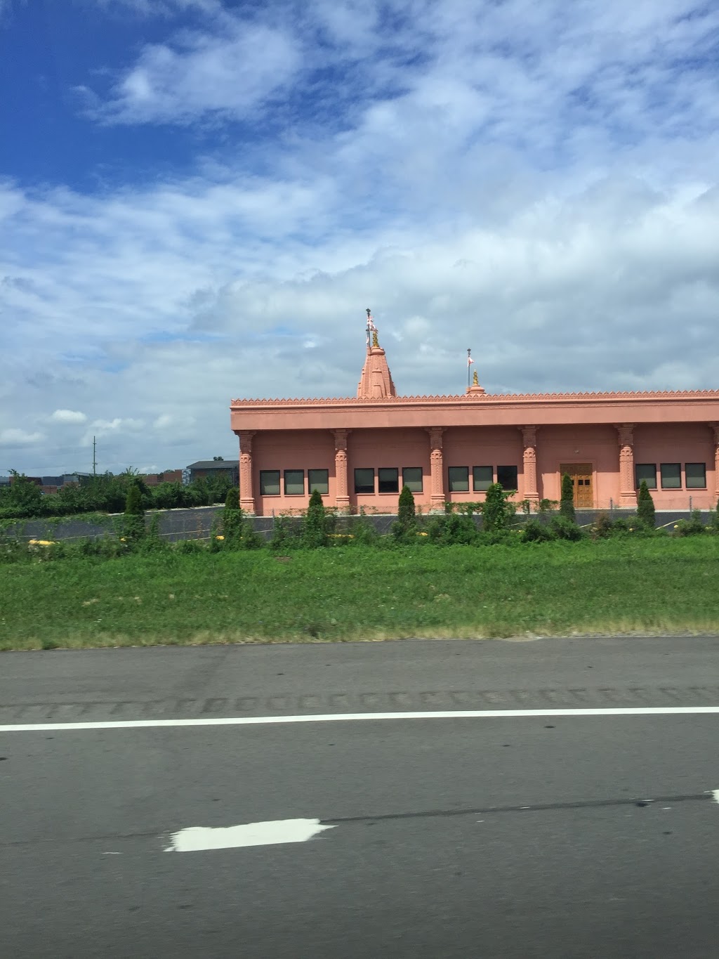 BAPS Shri Swaminarayan Mandir | 1 BAPS Dr, Cincinnati, OH 45246, USA | Phone: (513) 326-2364