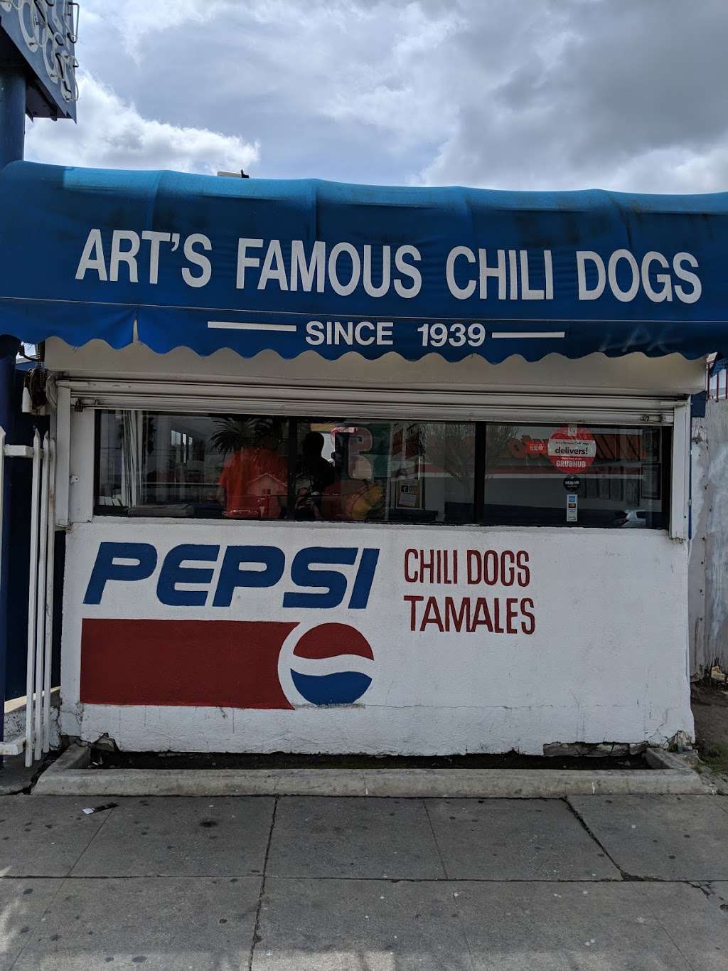 Arts Chili Dog Stand | 1410 W Florence Ave, Los Angeles, CA 90047, USA | Phone: (323) 750-1313