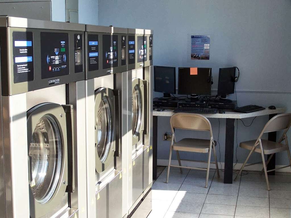 Schiller Park Super Laundry | 3922 25th Ave, Schiller Park, IL 60176, USA | Phone: (847) 233-9144