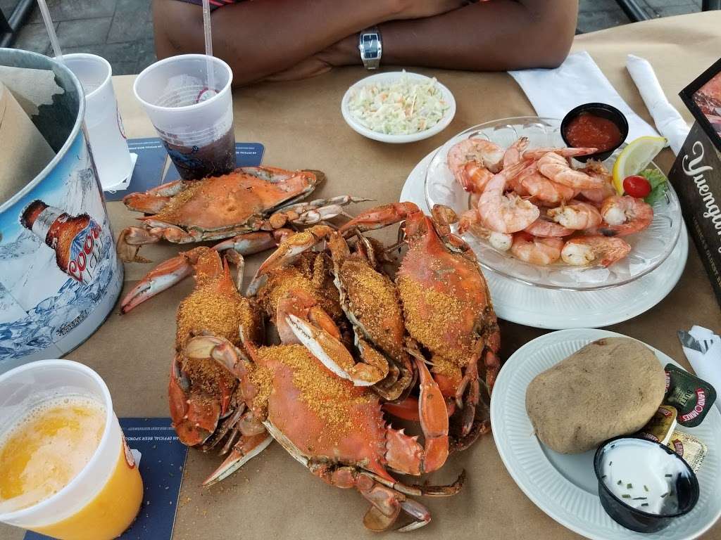St Michaels Crab & Steak House | 305 Mulberry St, St Michaels, MD 21663, USA | Phone: (410) 745-3737