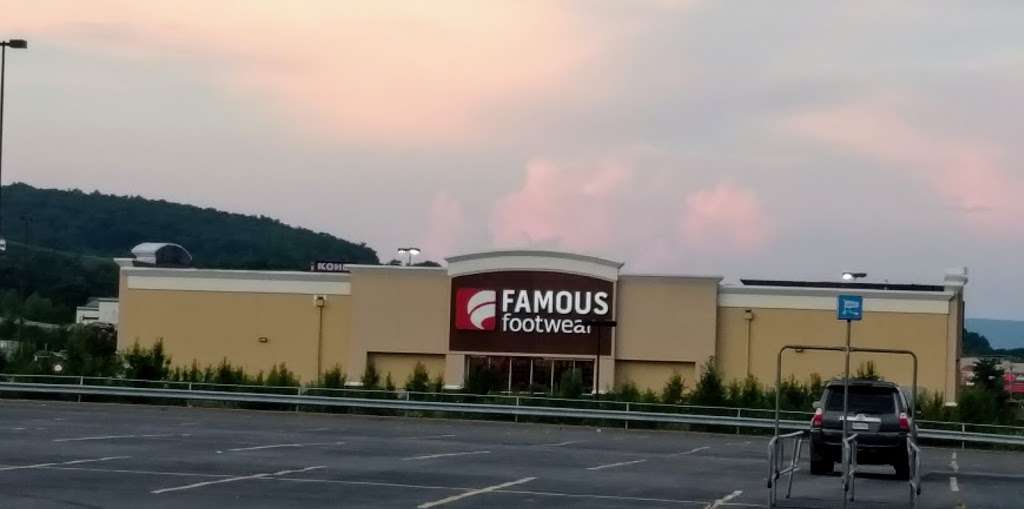 Famous Footwear | 1104 Commerce Blvd, Dickson City, PA 18519, USA | Phone: (570) 382-2018