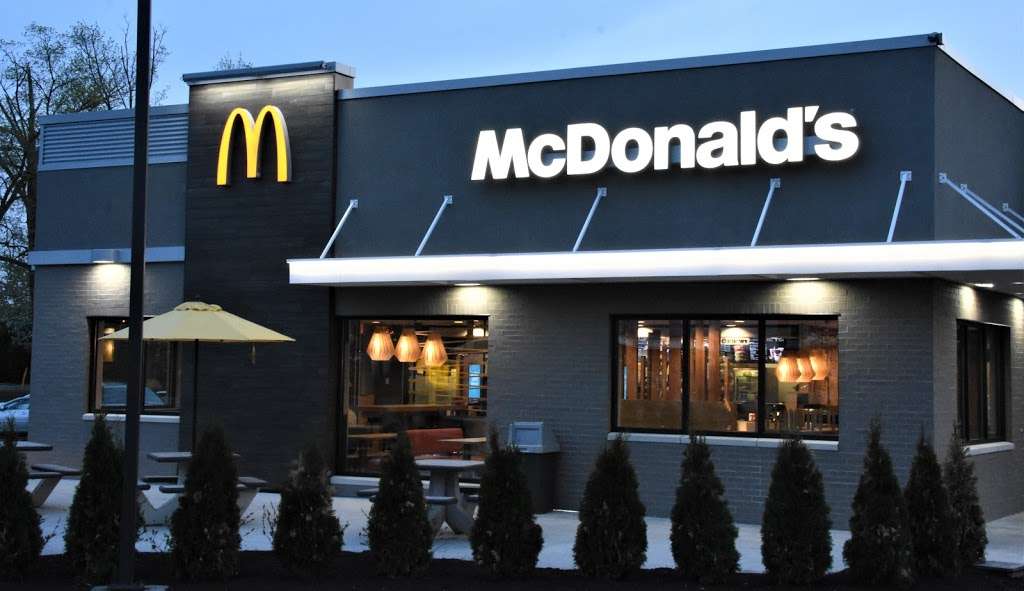 McDonalds | 104 N Wells St, Lake Geneva, WI 53147 | Phone: (262) 248-1144