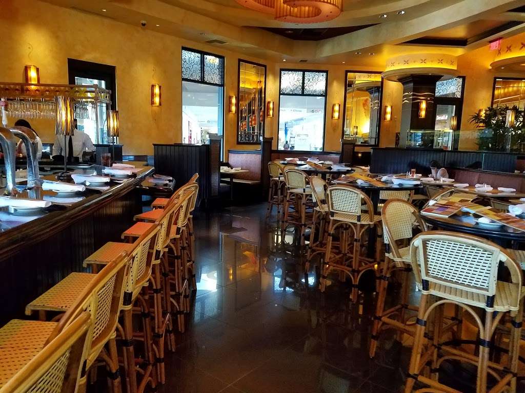 The Cheesecake Factory | 5065 Main St Spc #314, Trumbull, CT 06611, USA | Phone: (203) 371-7205