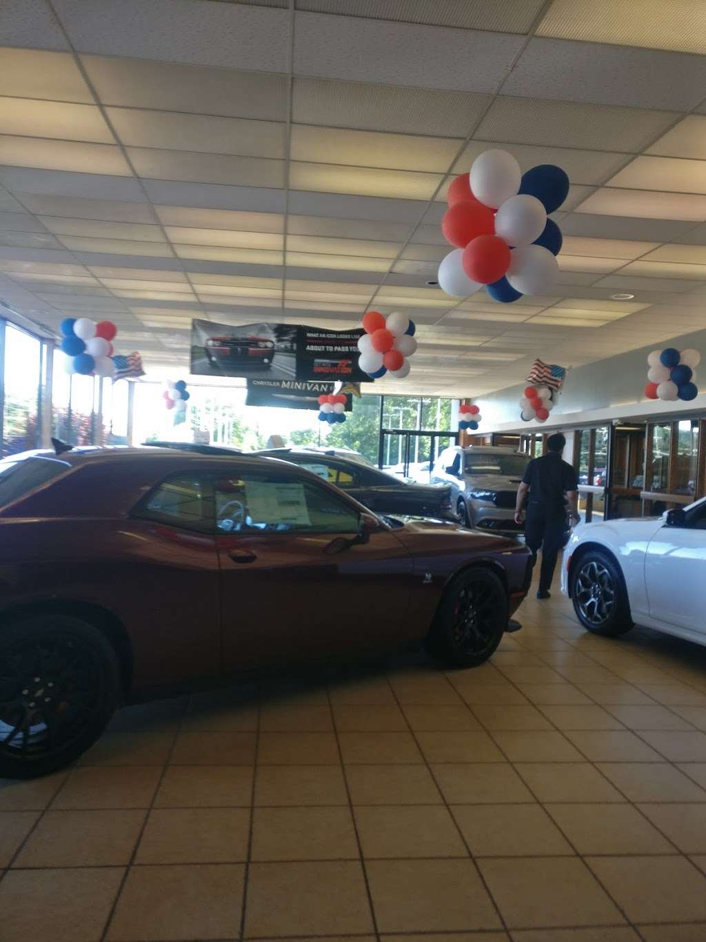 Liccardi Chrysler Dodge RAM | 130 US-22, Green Brook Township, NJ 08812, USA | Phone: (732) 752-7373