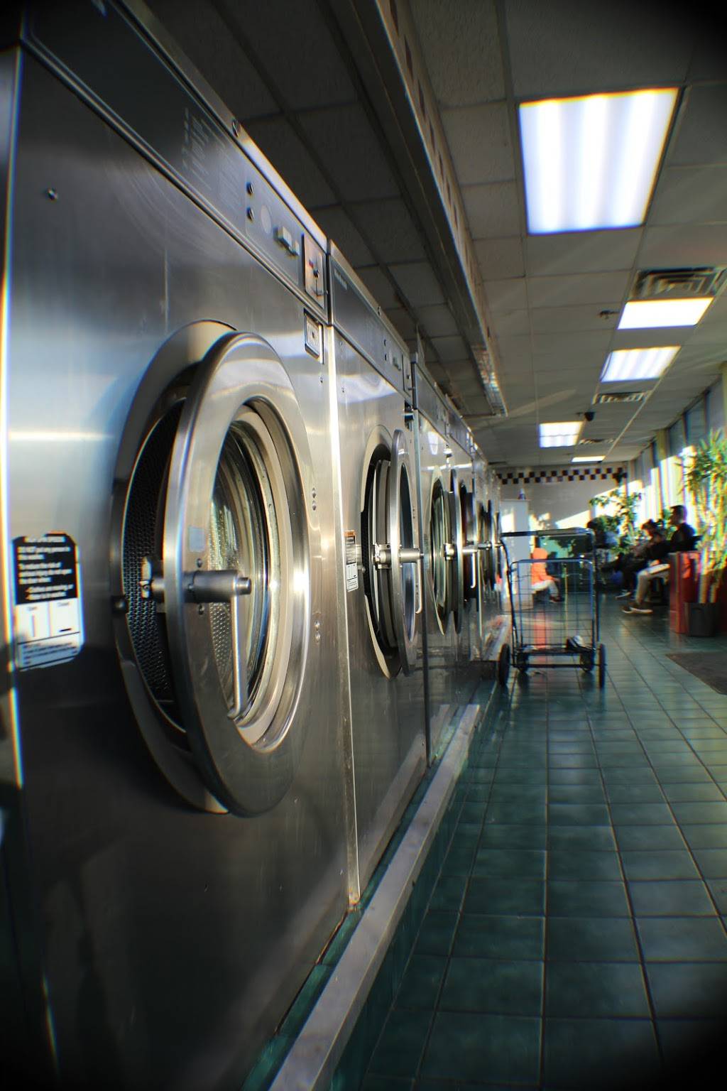 Essex Laundromat | 1316 Springfield Ave #11, Irvington, NJ 07111, USA | Phone: (973) 416-8649