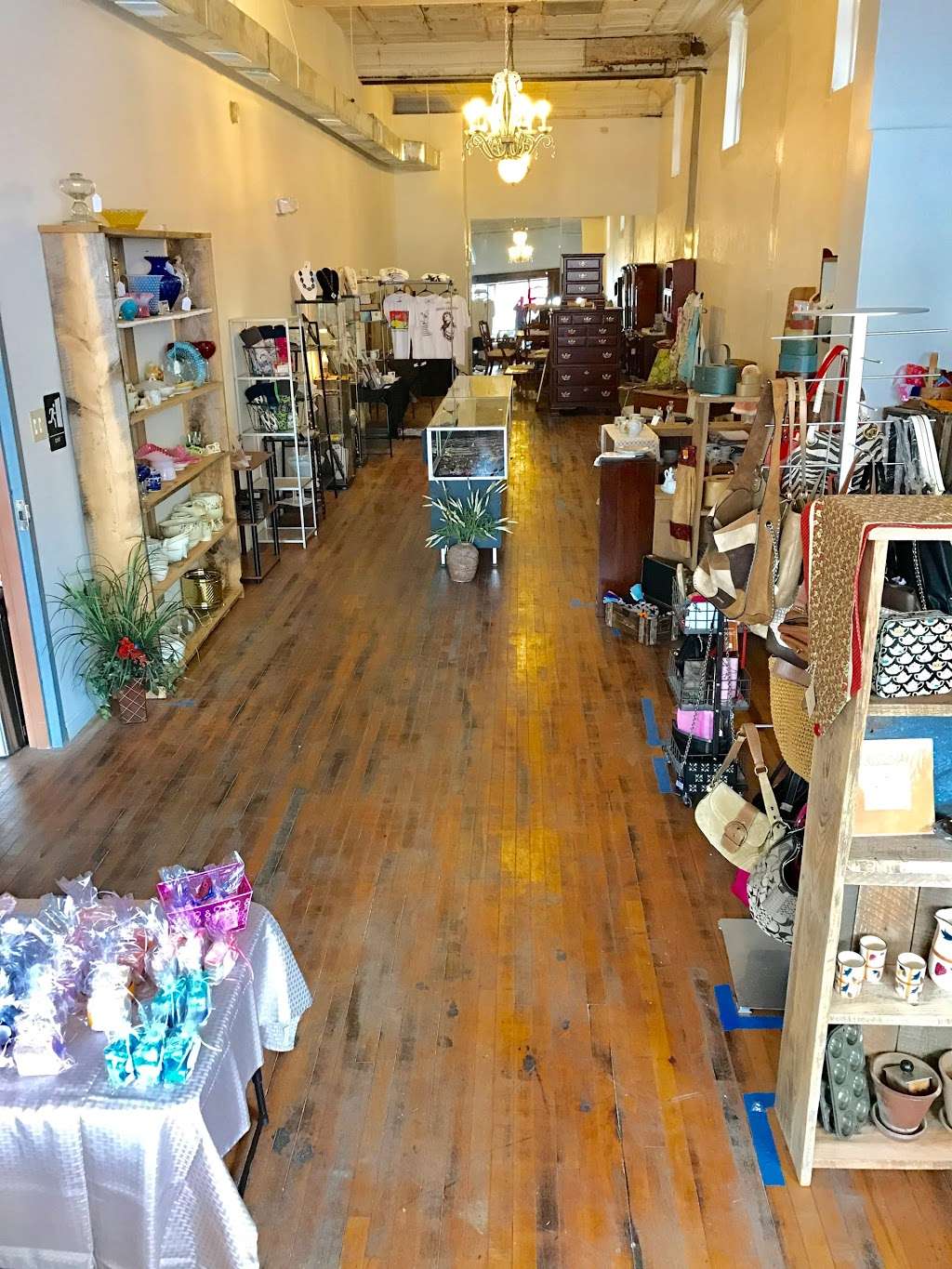 Waynesboro Pickers Emporium | 1511 E Main St, Waynesboro, PA 17268, USA | Phone: (717) 655-7063