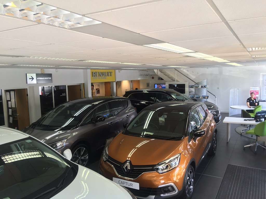 Hendy Renault | 1 Bonehurst Road Salfords, Horley, Salfords, Redhill RH1 5ED, UK | Phone: 01293 738840