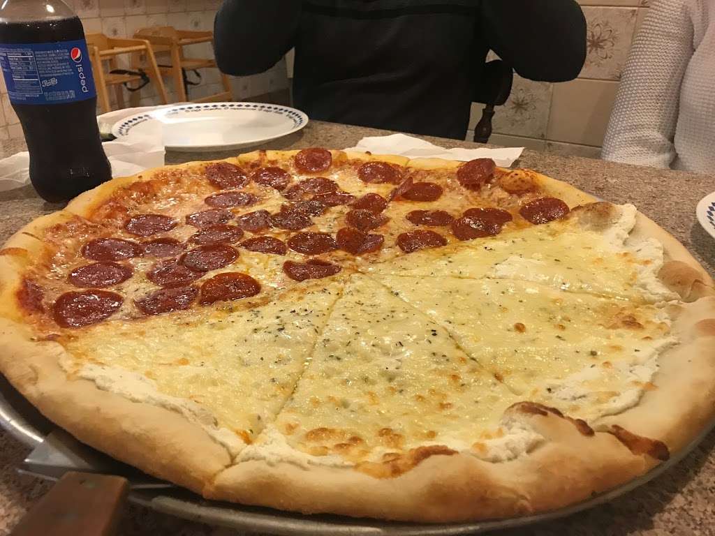 Lillos Pizza | 1824 67 Main St, Walden, NY 12586, USA | Phone: (845) 778-5612