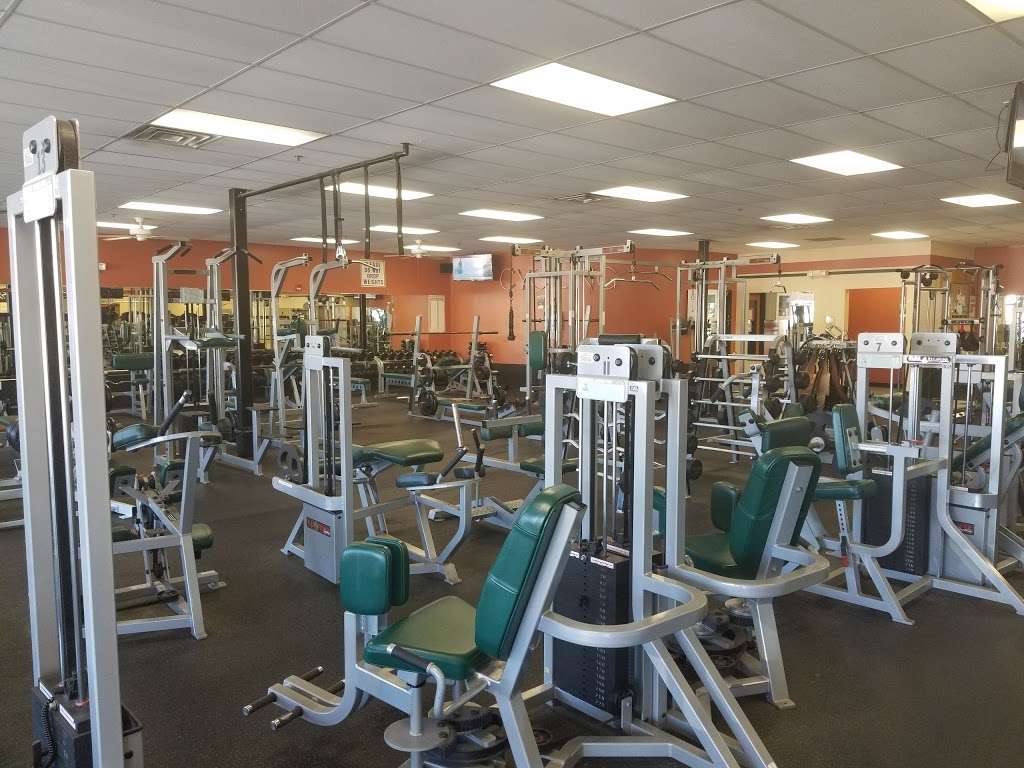 World Gym | 40845 Merchants Ln #200, Leonardtown, MD 20650, USA | Phone: (301) 475-0052