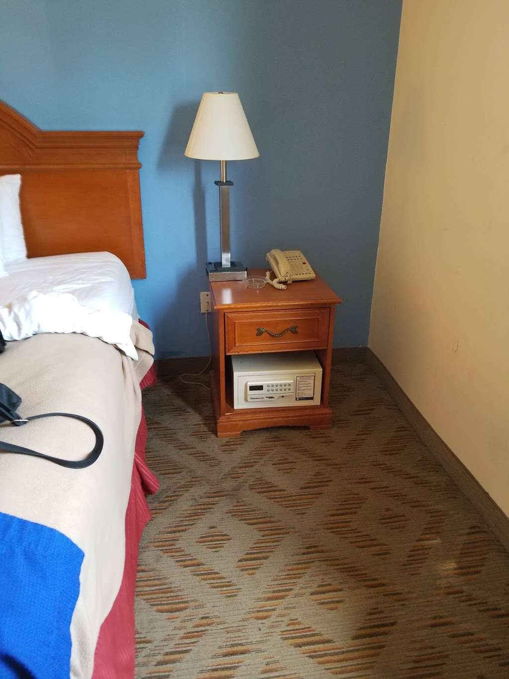 Days Inn by Wyndham Runnemede Philadelphia Area | 101 E 9th Ave, Runnemede, NJ 08078 | Phone: (856) 939-6700