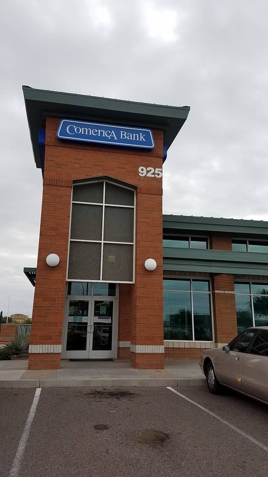 Comerica Bank | 925 N Dobson Rd, Mesa, AZ 85201, USA | Phone: (480) 964-4888