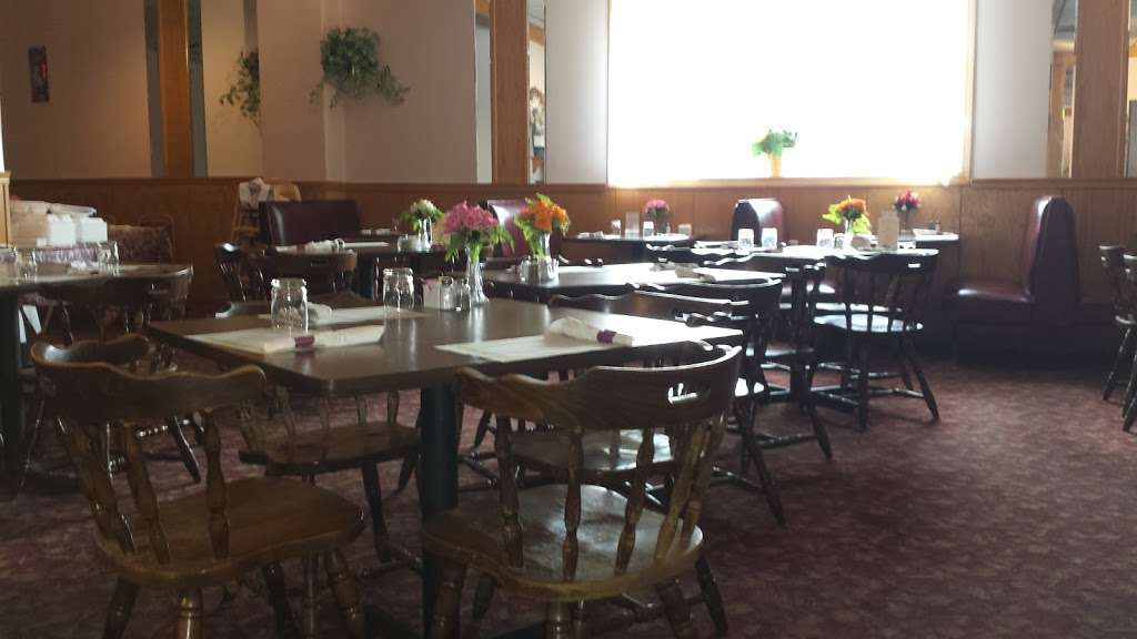 McCook Bohemian Restaurant & Lounge | 8300 Joliet Rd, McCook, IL 60525 | Phone: (708) 442-0836