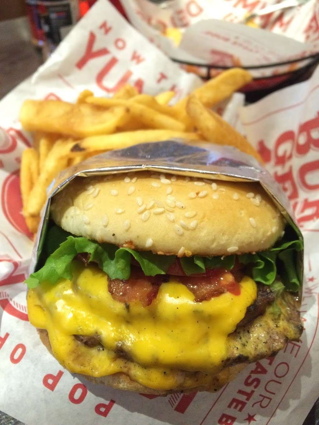 Red Robin Gourmet Burgers and Brews | 8184 Laura Ct, Davenport, FL 33896, USA | Phone: (863) 240-0039