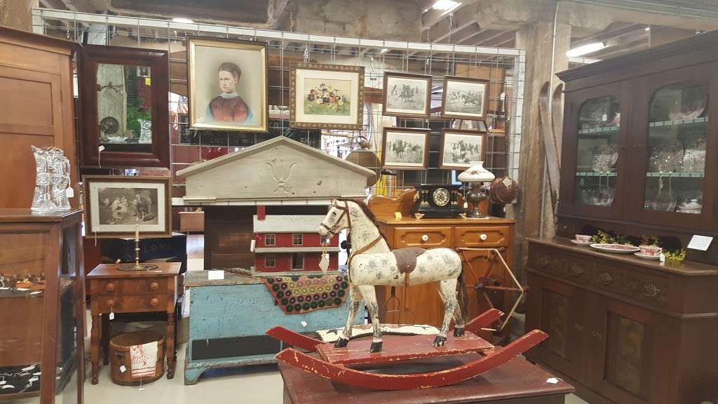 Rivertowne Antique Center | 125 Bank Ave, Columbia, PA 17512, USA | Phone: (717) 684-8514