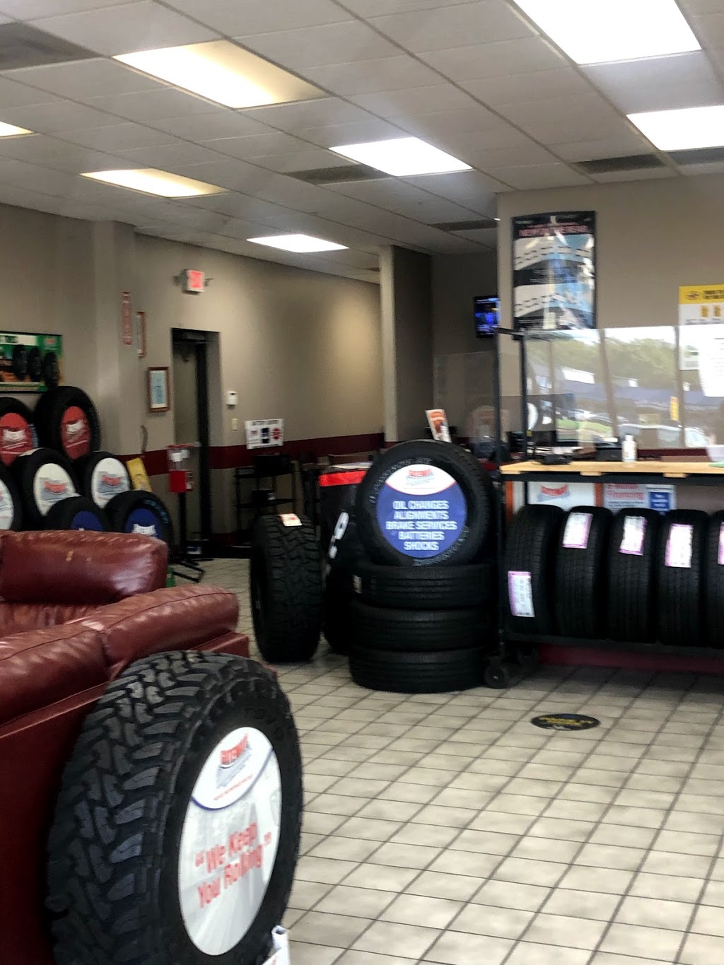 Gateway Tire & Service Center | 1010 Goodman Rd, Horn Lake, MS 38637, USA | Phone: (662) 349-0055