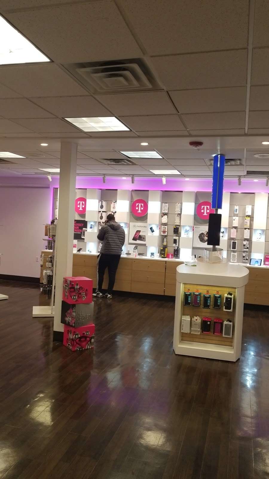 T-Mobile | 2526 Route 22 East, Union, NJ 07083 | Phone: (908) 624-1900