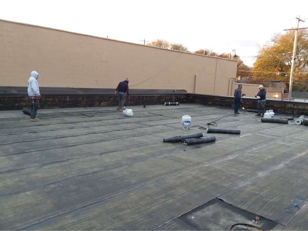 John’s Roofing & Construction | 5931 W 63rd St, Chicago, IL 60638, USA | Phone: (262) 751-5427