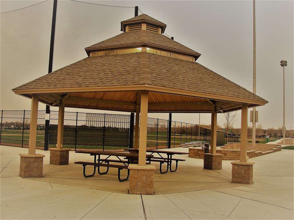 Community Park West | 1001 Zenith Dr, Glenview, IL 60025, USA | Phone: (847) 724-5670