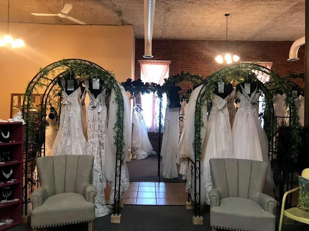 Unique Boutique Bridal and Prom | 33 N Washington St, Knightstown, IN 46148, USA | Phone: (317) 586-8061