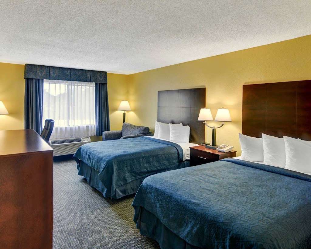 Quality Inn & Suites | 3891 S Great SW Pkwy, Grand Prairie, TX 75052, USA | Phone: (972) 602-9400