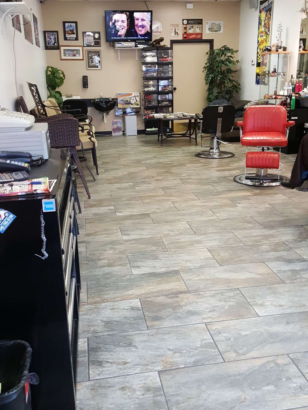 Mels Barber Shop | 4211 Plank Rd # C, Fredericksburg, VA 22407 | Phone: (540) 785-8000