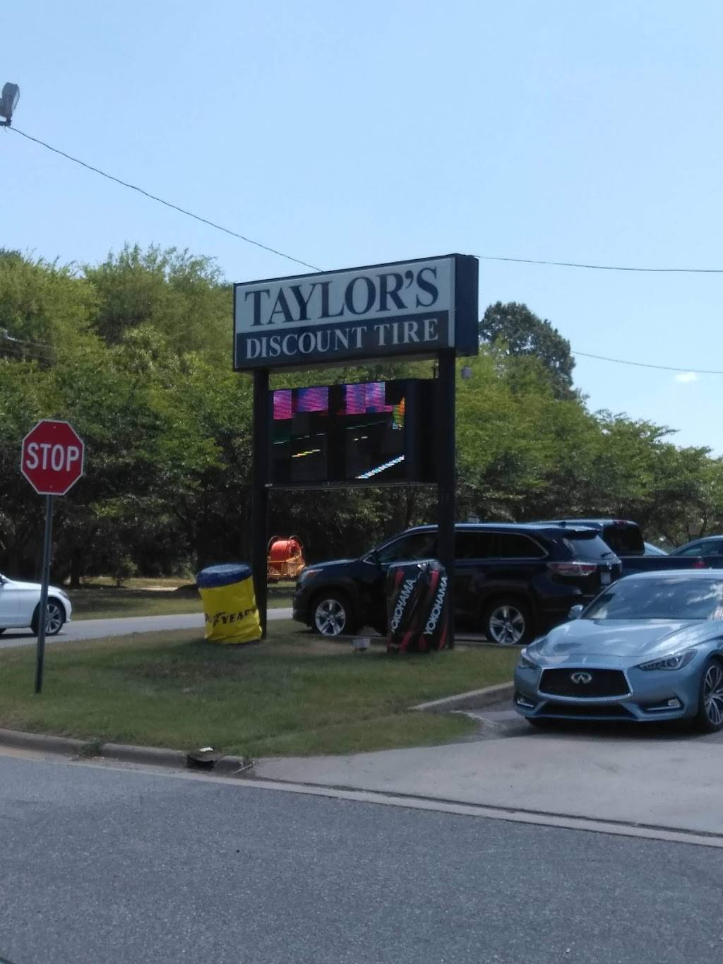 Taylors Discount Tire & Automotive | 2100 E Cone Blvd, Greensboro, NC 27405, USA | Phone: (336) 375-8883