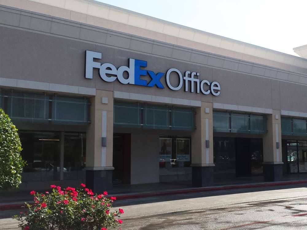 FedEx Office Print & Ship Center | 1703 Post Oak Blvd, Houston, TX 77056, USA | Phone: (713) 439-1113