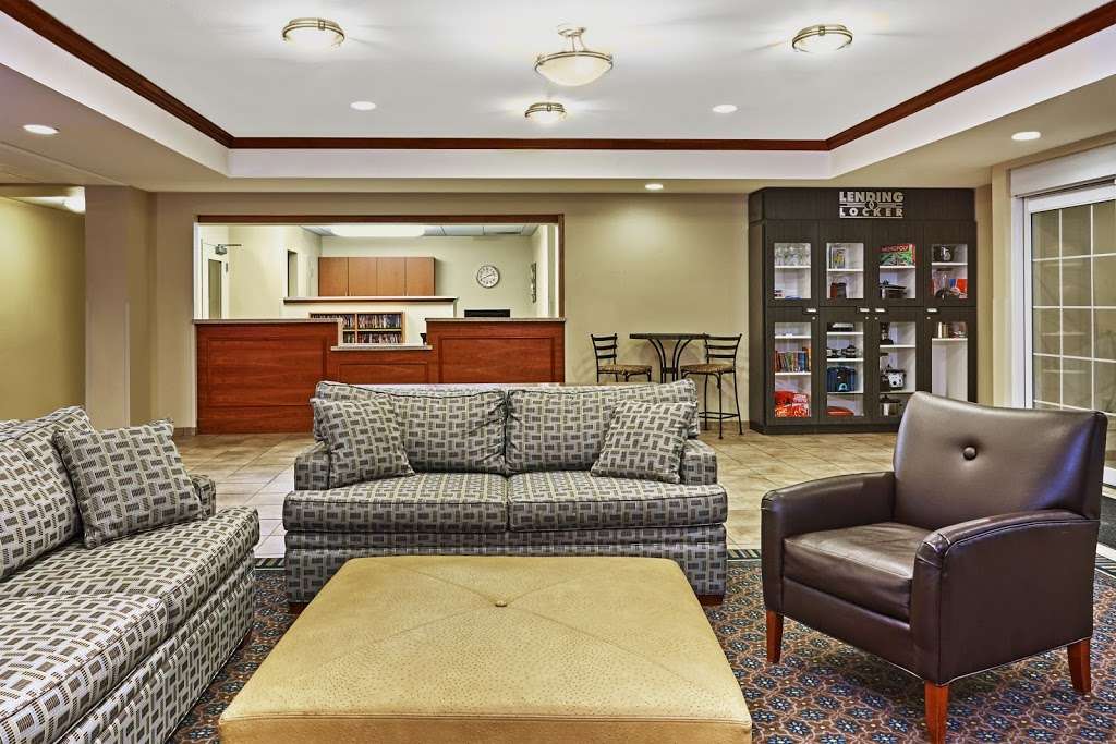 Candlewood Suites Milwaukee Airport-Oak Creek | 6440 South 13th Street, Oak Creek, WI 53154, USA | Phone: (414) 570-9999