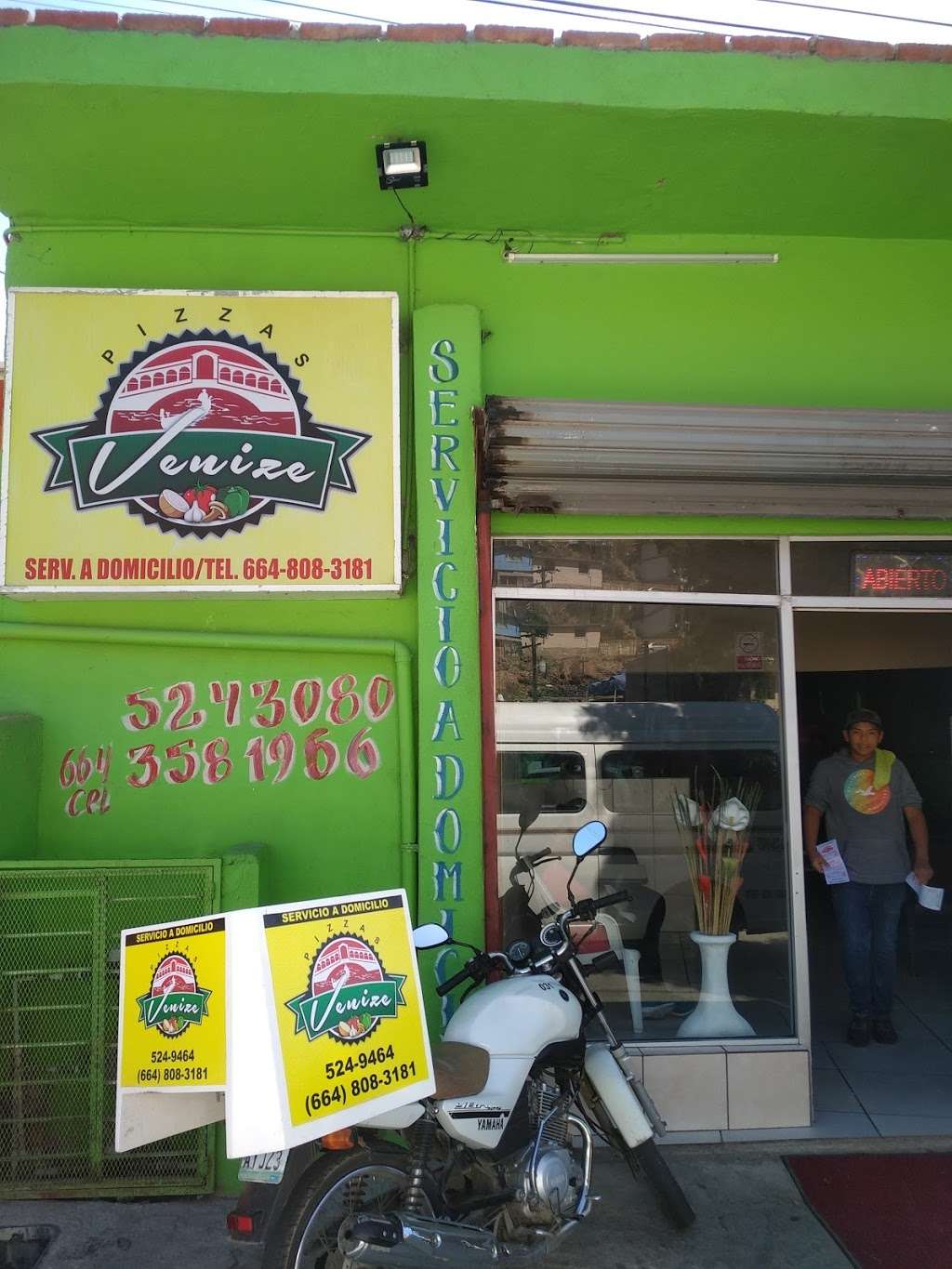 PIZZAS Venize | Paseo de las Montañas 293, Los Laureles, 22520 Tijuana, B.C., Mexico | Phone: 664 358 1966