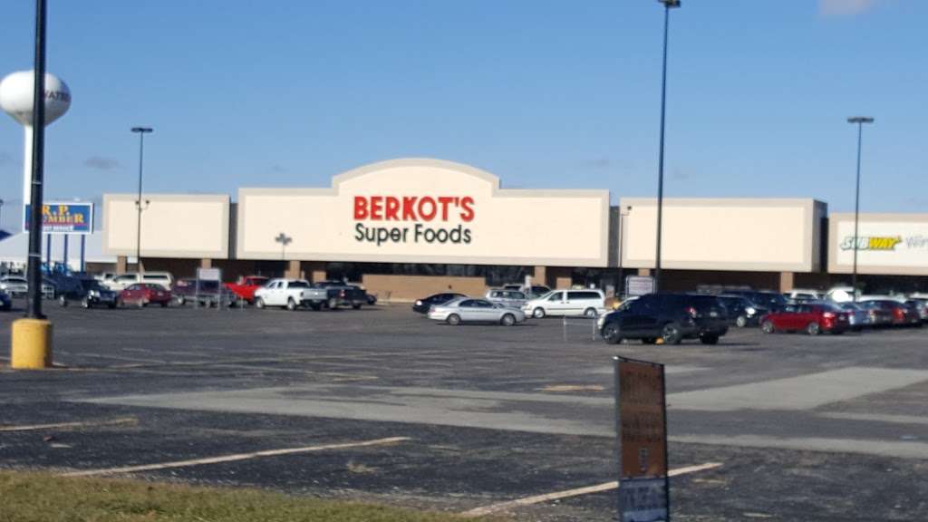 Berkots Super Foods | 1152 E Walnut St, Watseka, IL 60970, USA | Phone: (815) 432-0902