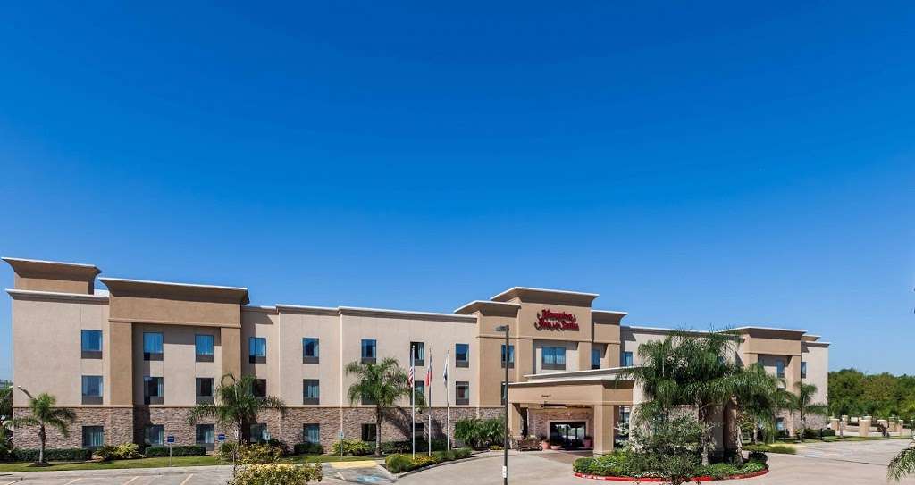 Hampton Inn & Suites Lake Jackson-Clute | 1121 TX-332, Clute, TX 77531, USA | Phone: (979) 265-3200