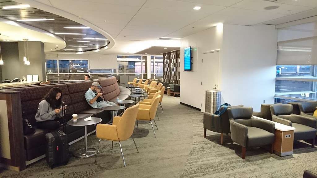 Delta Sky Club | 1 S Smith Blvd, Arlington, VA 22202, USA | Phone: (800) 323-2323